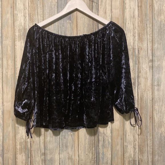 American Eagle outfitters crushed blue velvet off the shoulder Cropped Shirt | S - Picture 8 of 12